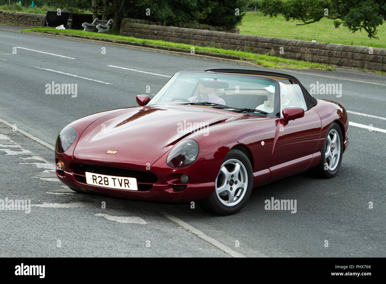 Red Tvr Chimaera Bei Hoghton Turme Jahrliche Klassische Oldtimer Rallye Grossbritannien Stockfotografie Alamy