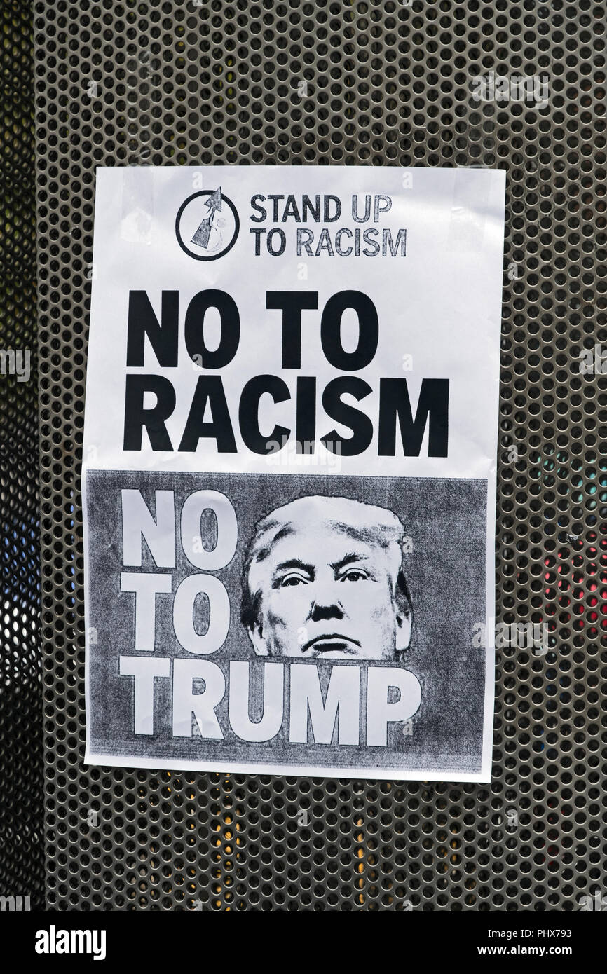 Ein Poster mit Donald Trump bei einer Demonstration gegen seine Wahl zum US-Präsidenten in Bristol, UK am 12. November 2016 Stockfoto