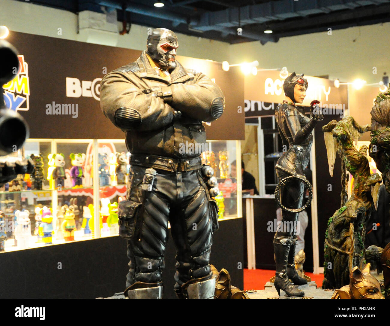 Fiction Super-bösewicht Action Figur Charakter der Fluch von DC Filme und Comics. Bane Action Figur Spielzeug in verschiedenen größe Display für die Öffentlichkeit. Stockfoto