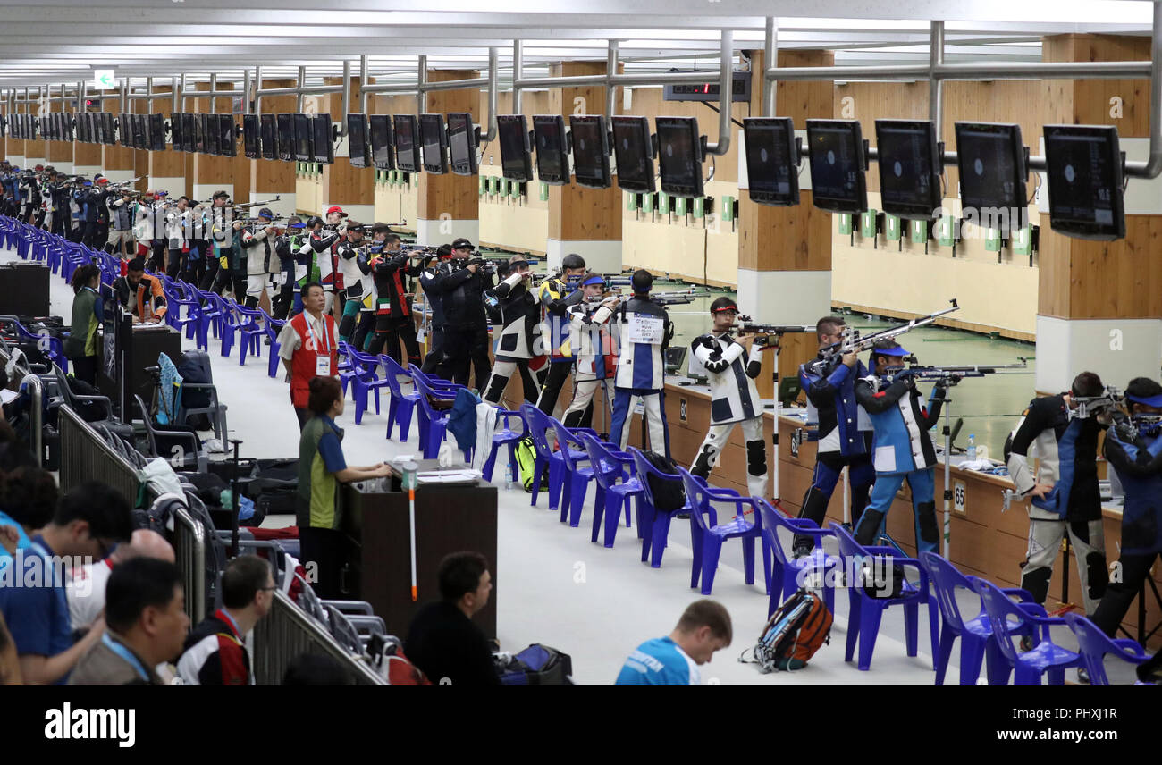 Seoul, Südkorea. 03 Sep, 2018. Welt schießen Meisterschaft in Changwon Teilnehmer der International Shooting Sport Federation (Issf) Weltmeisterschaft konkurrieren in einem 10 Meter Luftgewehr Veranstaltung im Turnier Host City Changwon, 398 Kilometer südöstlich von Seoul, an Sept. 3, 2018. Der Wettbewerb geöffnet 12.08.31. Und 15. September fort. Credit: Yonhap/Newcom/Alamy leben Nachrichten Stockfoto