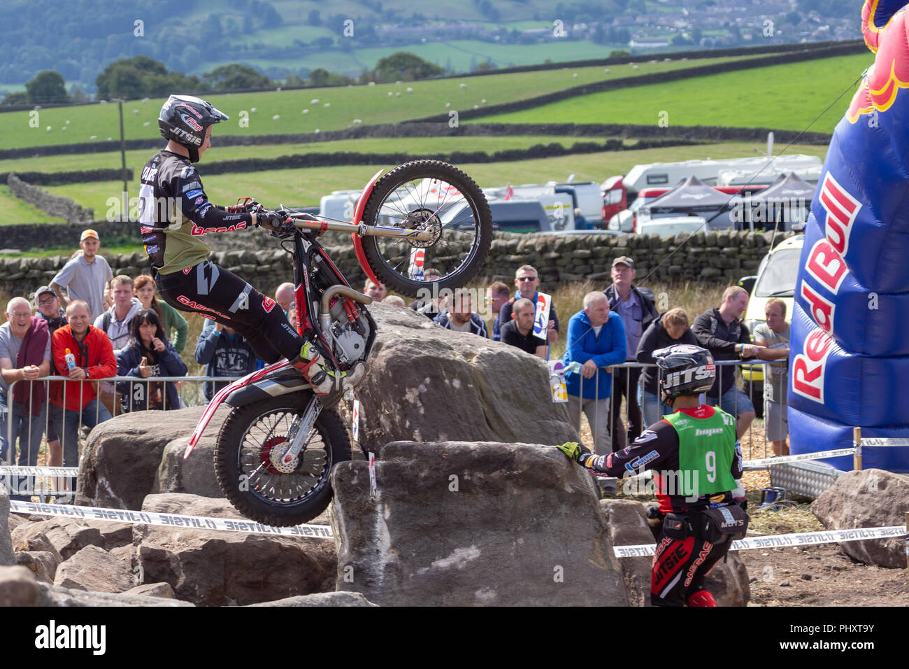 Die besten internationalen Reiter Wettbewerb die britische Runde der Welt Studien GP. Ergebnisse - Platz 1 - Toni Bou. Zweiter Adam Raga. Dritte - Miquel Gelabert. Vierte - takahisa Fujinami. Stockfoto