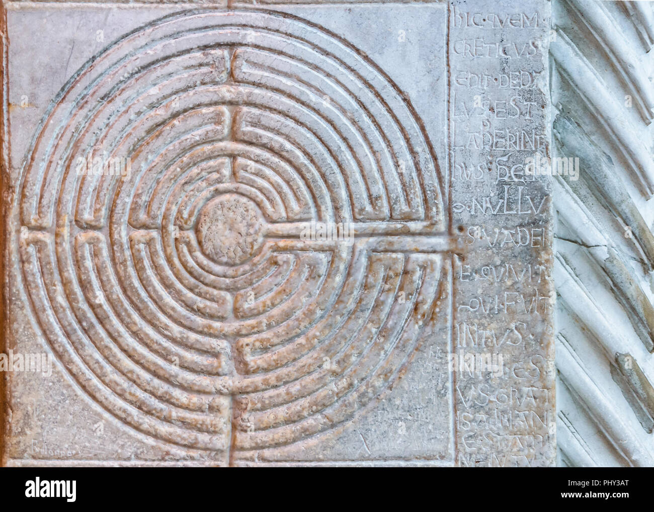 LabExterior Detailansicht der berühmten Kathedrale San Martino an der Piazza San Martino in Lucca, Italien Stockfoto