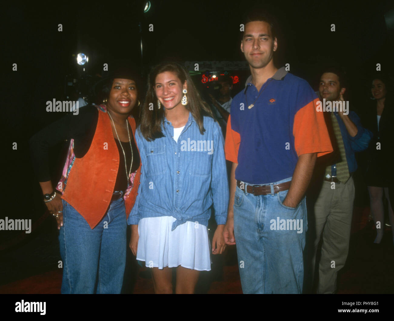 HOLLYWOOD, CA - 8. SEPTEMBER: (L-R) Wirklichkeit Fernsehen Persönlichkeiten Heather Gardner, Julie Gentry und Norman Korpi die Premiere von New Line Cinema" teilnehmen, Wo der Tag, an dem Sie "Am 8. September 1992 bei Mann's Chinese Theater in Hollywood, Kalifornien. Foto von Barry King/Alamy Stock Foto Stockfoto