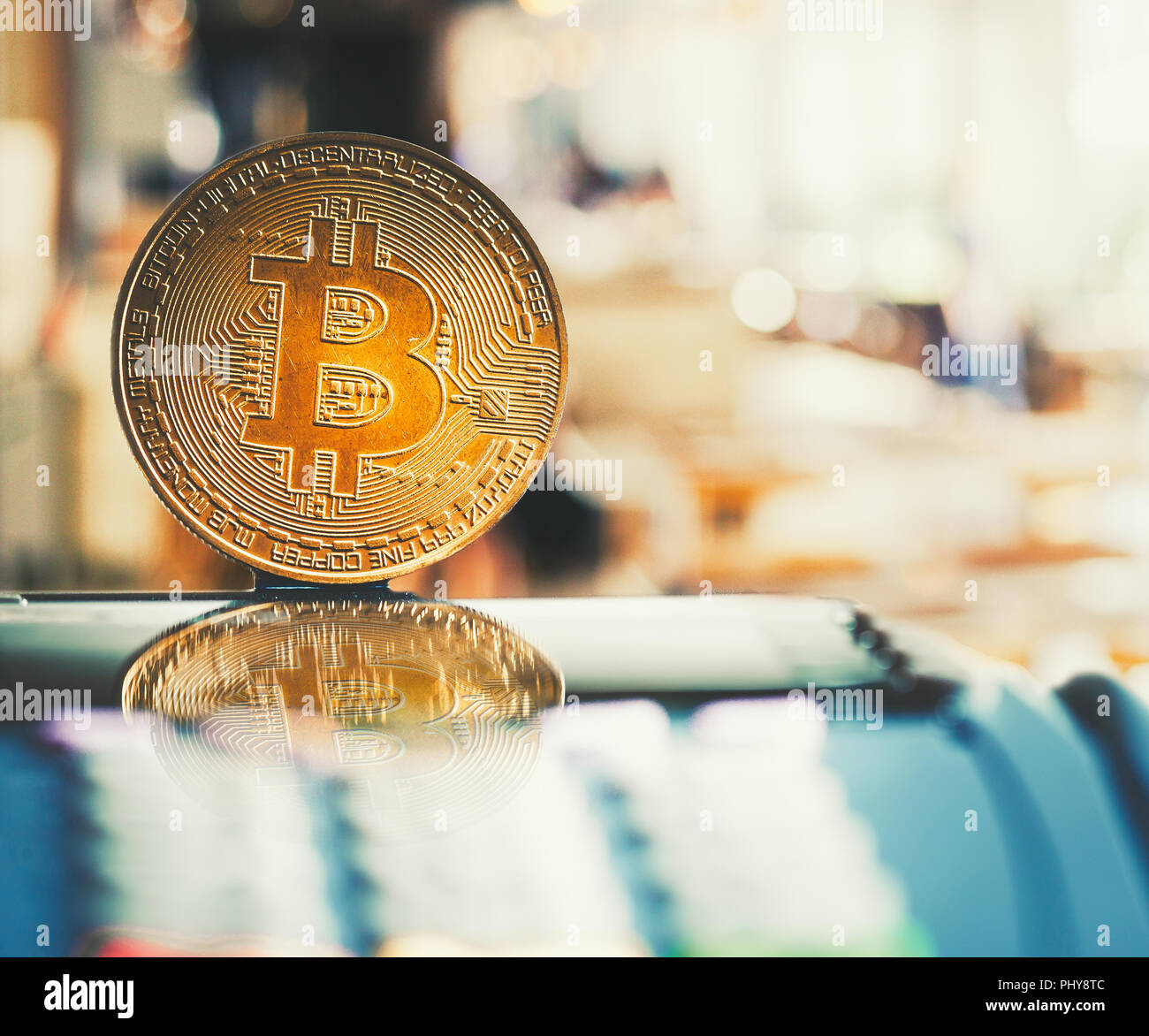 Eine bitcoin maschine -Fotos und -Bildmaterial in hoher Auflösung – Alamy