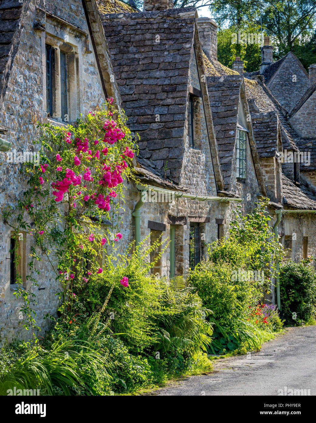 Arlington Row - Wohnungen für die lokale Weber, Bibury, Glocestershire, England gebaut Stockfoto