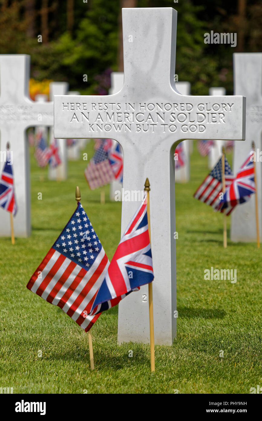 Grabstein eines großen Krieges US Army Soldat' bekannt, sondern Gott' an der BNrookwood amerikanischen Friedhof Stockfoto