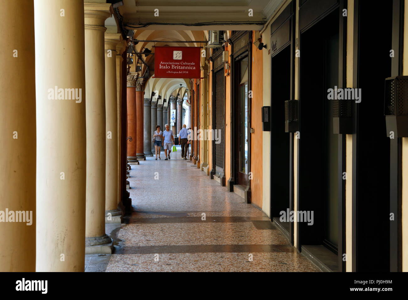 Typische Arkaden, Bologna, Emilia Romagna, Italien Stockfoto