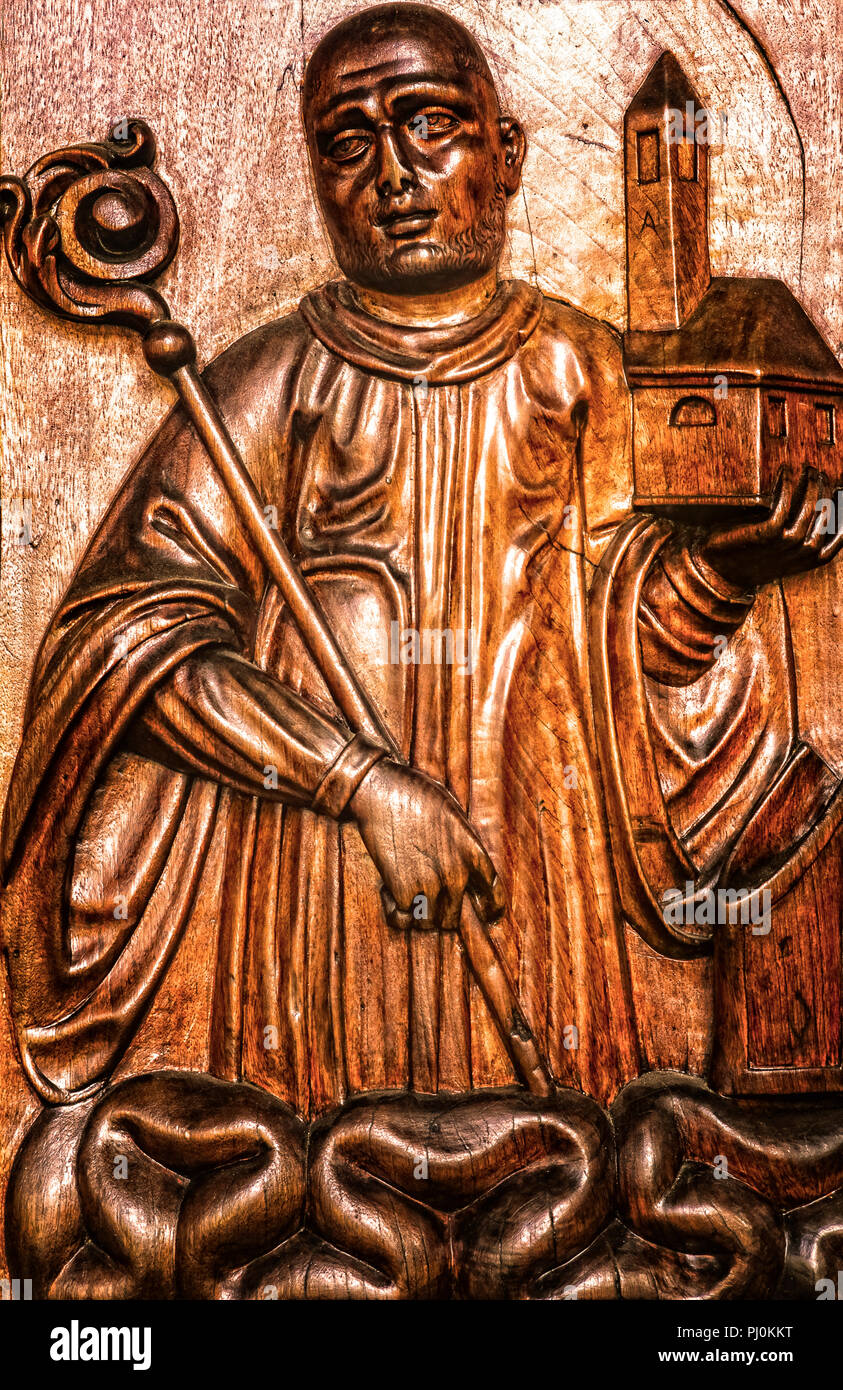 Italien Lombardei Mailand Chiaravalle - Zisterzienser Abtei Mönch auf dem Portal dargestellt Stockfoto