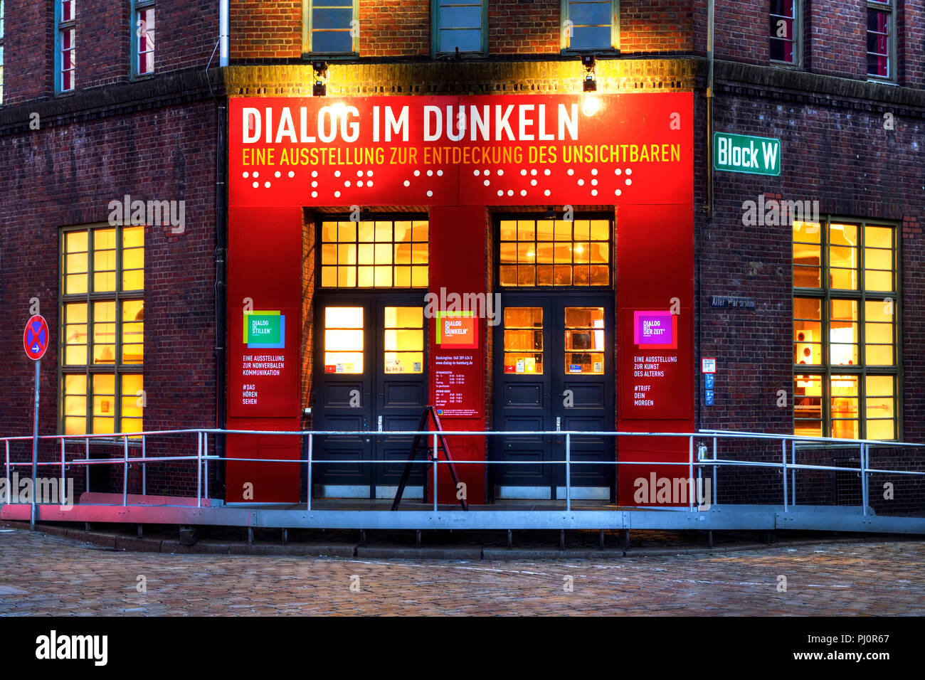 Dialog im Dunkeln in Hamburg, Deutschland Stockfoto