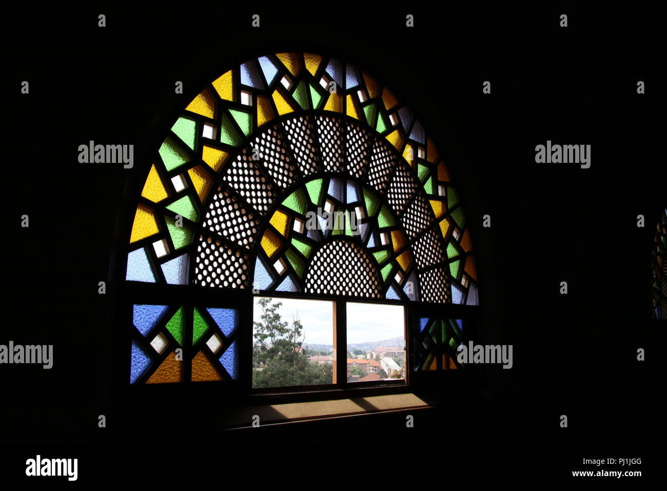 Fenster im Innern der Gaddafi Moschee, Kampala, Uganda Stockfoto