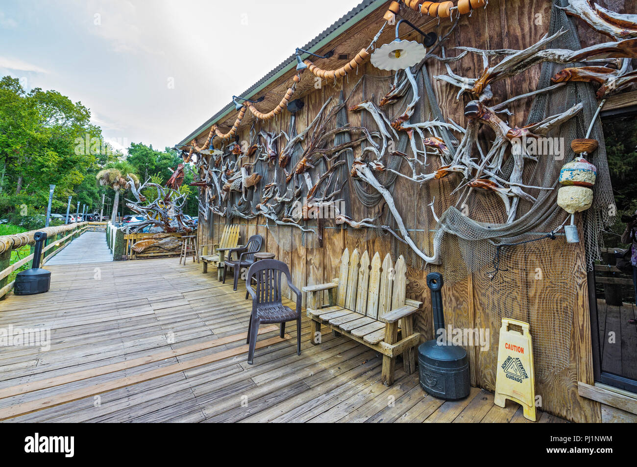 Clarks Fish Camp ist eine einzigartige und rustikalen Fischrestaurant auf Julington Creek, einem Nebenfluss des St. Johns River in Jacksonville, Florida. Stockfoto