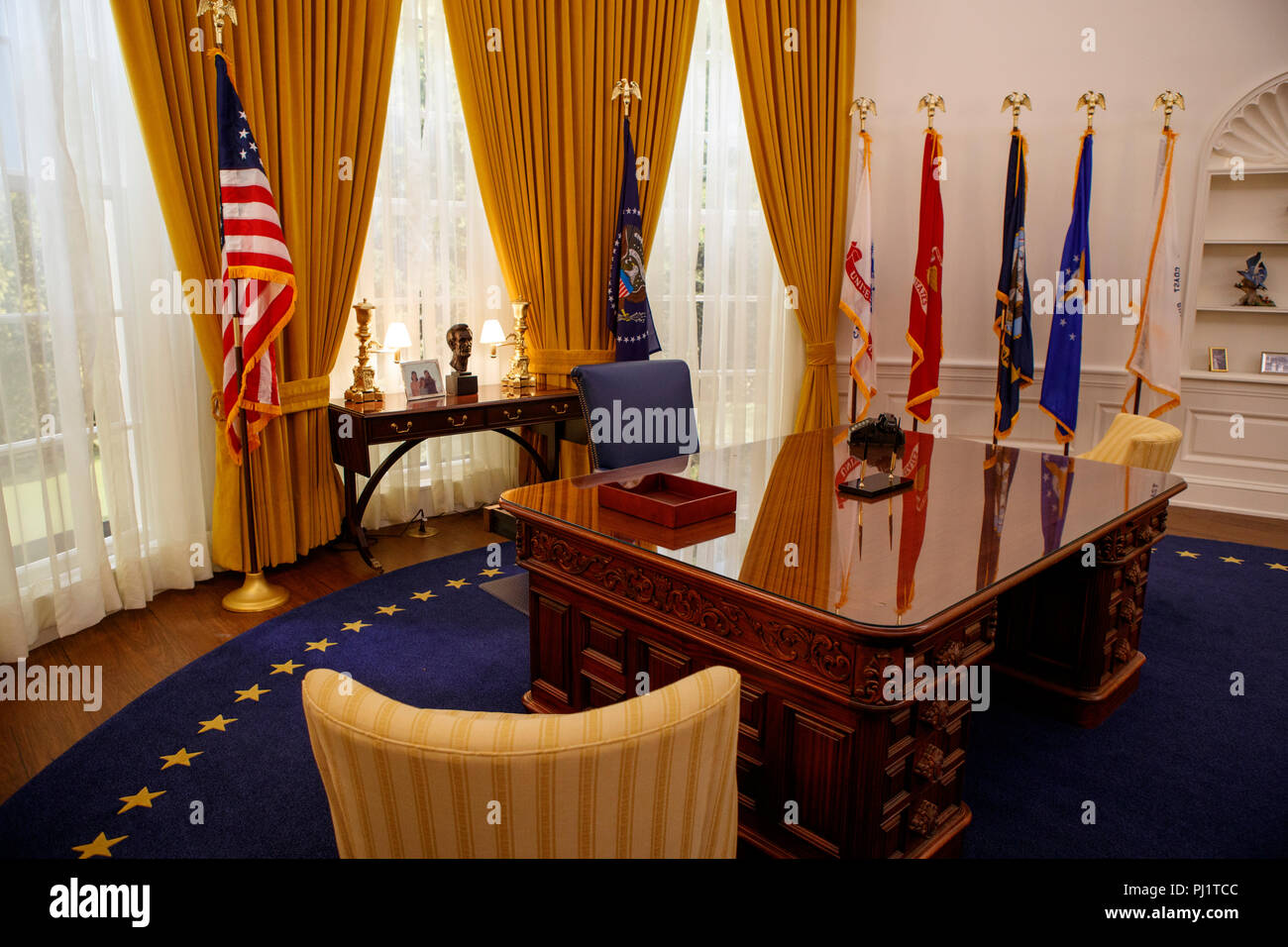President richard nixon oval office Fotos und Bildmaterial in hoher