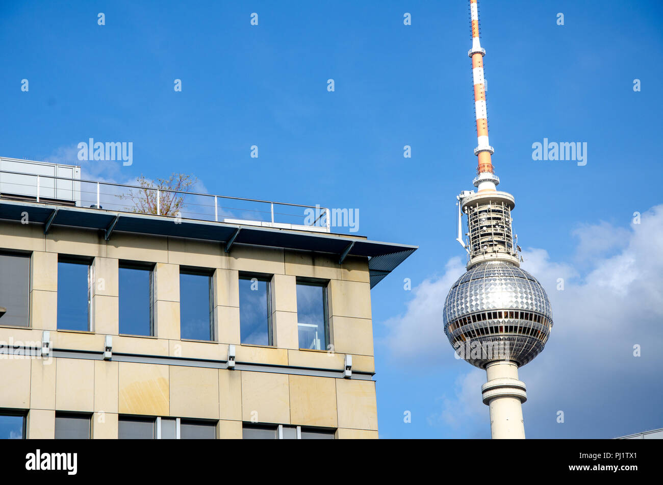 Berliner Stadtbild detail Architektur mit Fernsehturm Stockfoto