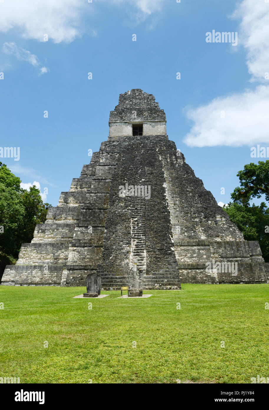 Tikal Guatemala, Maya Ruinen mit Tempel 1. Stockfoto