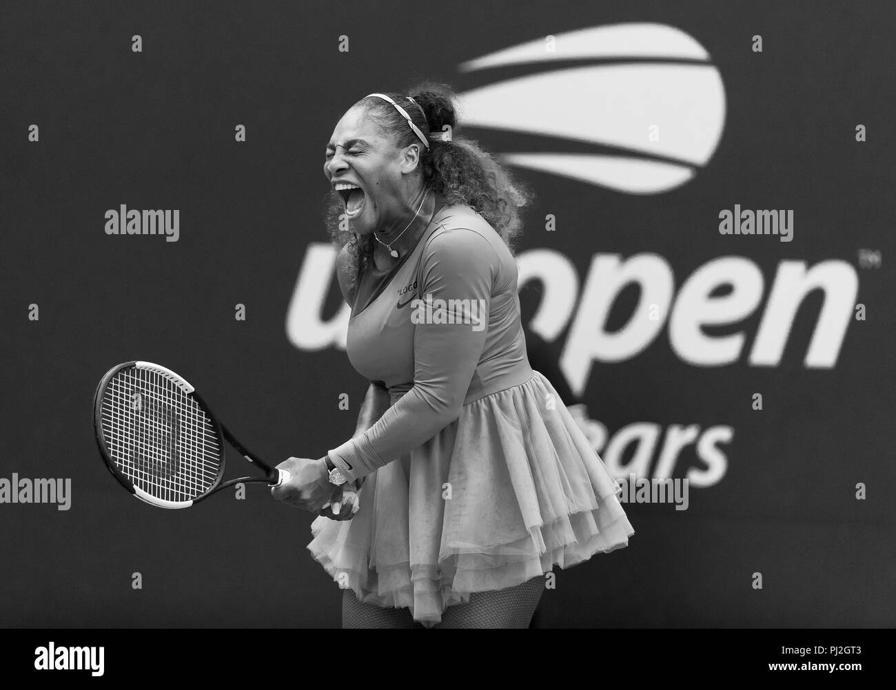 New York, Vereinigte Staaten. 02 Sep, 2018. Serena Willaims der USA reagiert während der US Open 2018 4.Runde gegen Kaia Kanepi Estlands an USTA Billie Jean King National Tennis Center Credit: Lev Radin/Pacific Press/Alamy leben Nachrichten Stockfoto