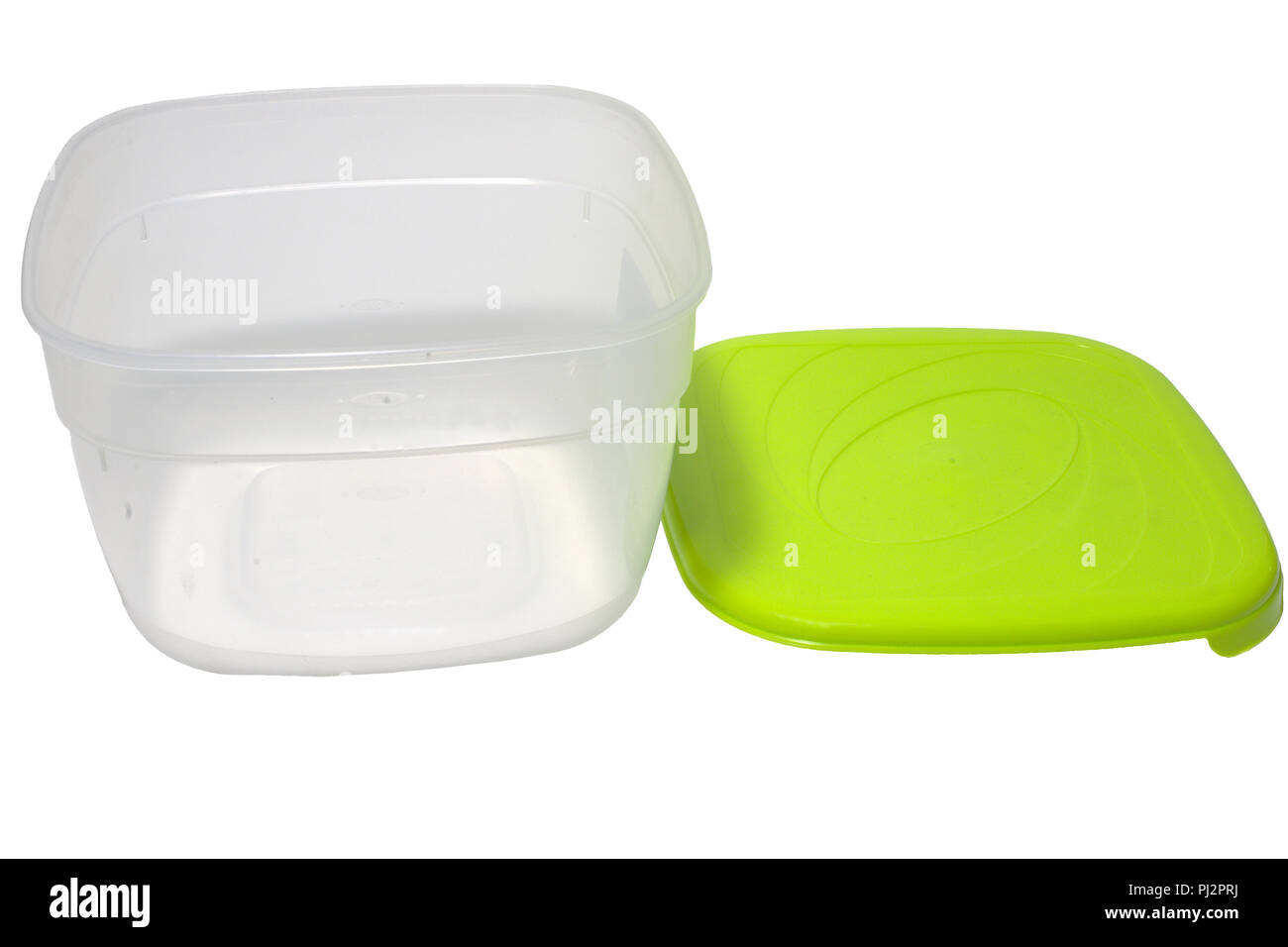 Lunch Box, für einfachen Transport und Mikrowelle Erhitzen von  Lebensmitteln konzipiert. transparenten Plastikbehälter mit Enganliegenden  grün Deckel Stockfotografie - Alamy