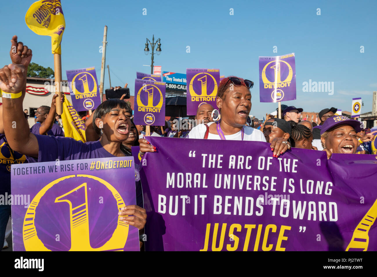 Detroit, Michigan - 3. September 2018 - die Mitglieder der Service Mitarbeiter Internationale Union beitreten Detroit's Labor Day Parade. Stockfoto