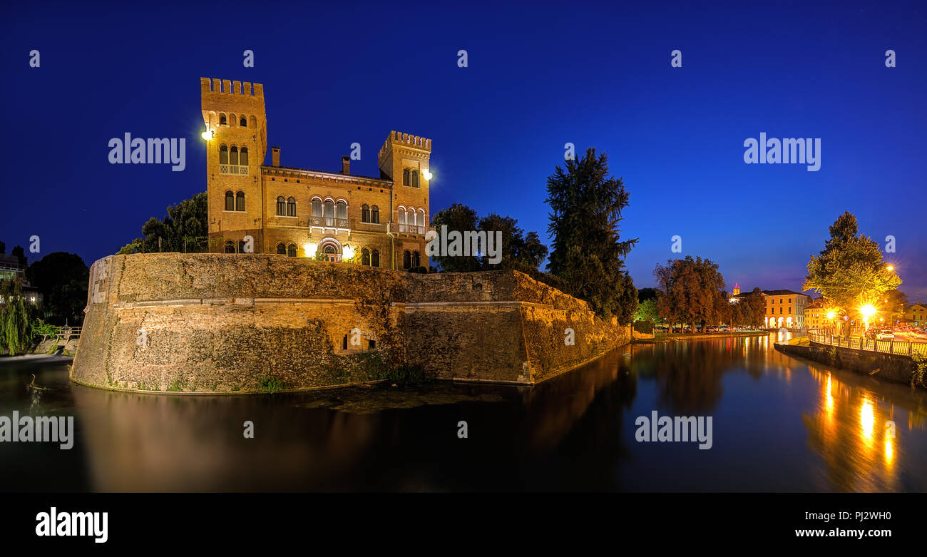 Treviso italy old Fotos und Bildmaterial in hoher Auflösung Alamy