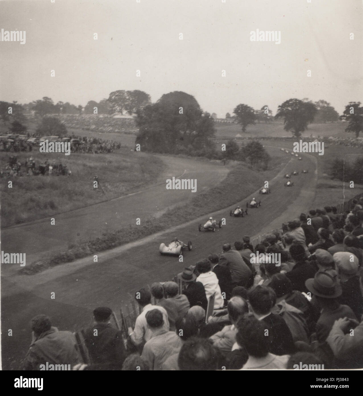 Jahrgang 1954 Foto von der ersten Runde des "500" in Oulton Park Stockfoto