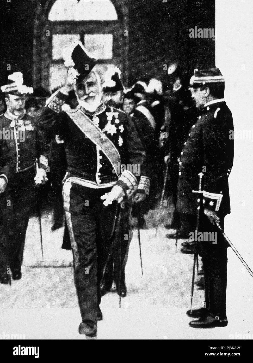 ANTONIO MAURA SALIENDO DE UN CONSEJO DE MINISTROS DE Alfonso XIII, 1913. Stockfoto