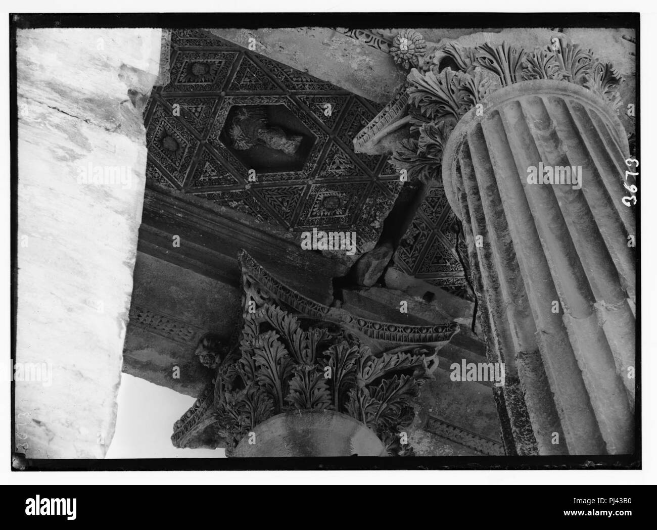 Baalbek. "Heliopolis". Bacchus Tempel. Nahaufnahme von geschnitzten Decke Stockfoto