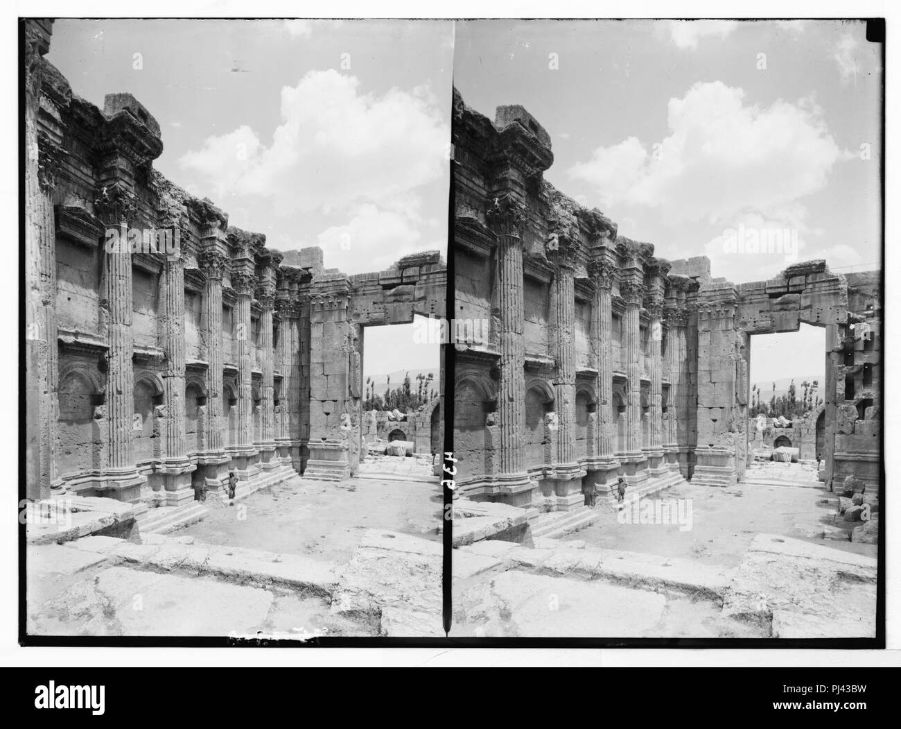 Baalbek. Innenraum des Bacchus Tempel und der Tür Stockfoto