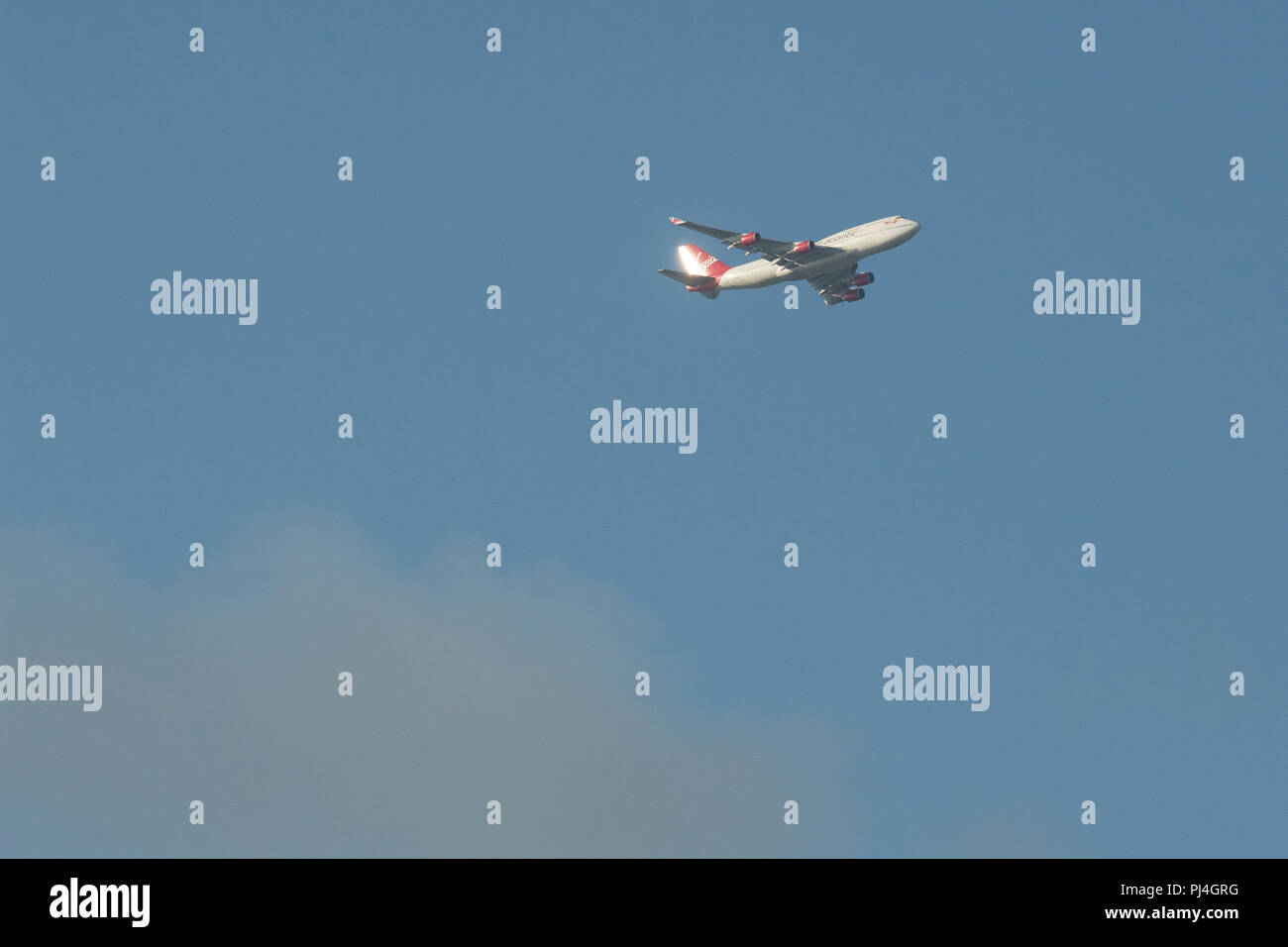 Virgin Atlantic Jumbo Jet Abflug Flughafen Glasgow, Renfrewshire, Schottland - 2. Mai 2016 (Boeing 747-400) Stockfoto