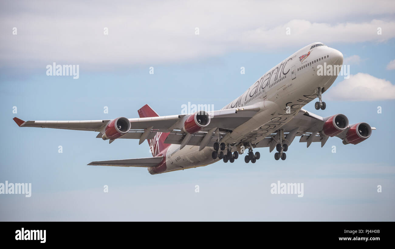 Virgin Atlantic Jumbo Jet (Boeing 747-400) gesehen, der Internationale Flughafen Glasgow, Renfrewshire, Schottland - 5. Juni 2018 Stockfoto