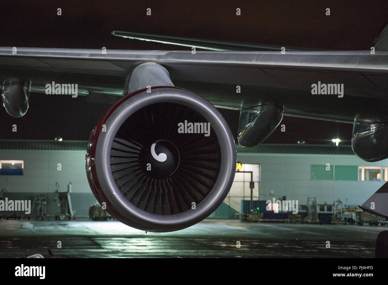 Virgin Atlantic Jumbo Jet (Boeing 747-400) am Internationalen Flughafen Glasgow, Schottland gesehen - 8. Juli 2017 Stockfoto