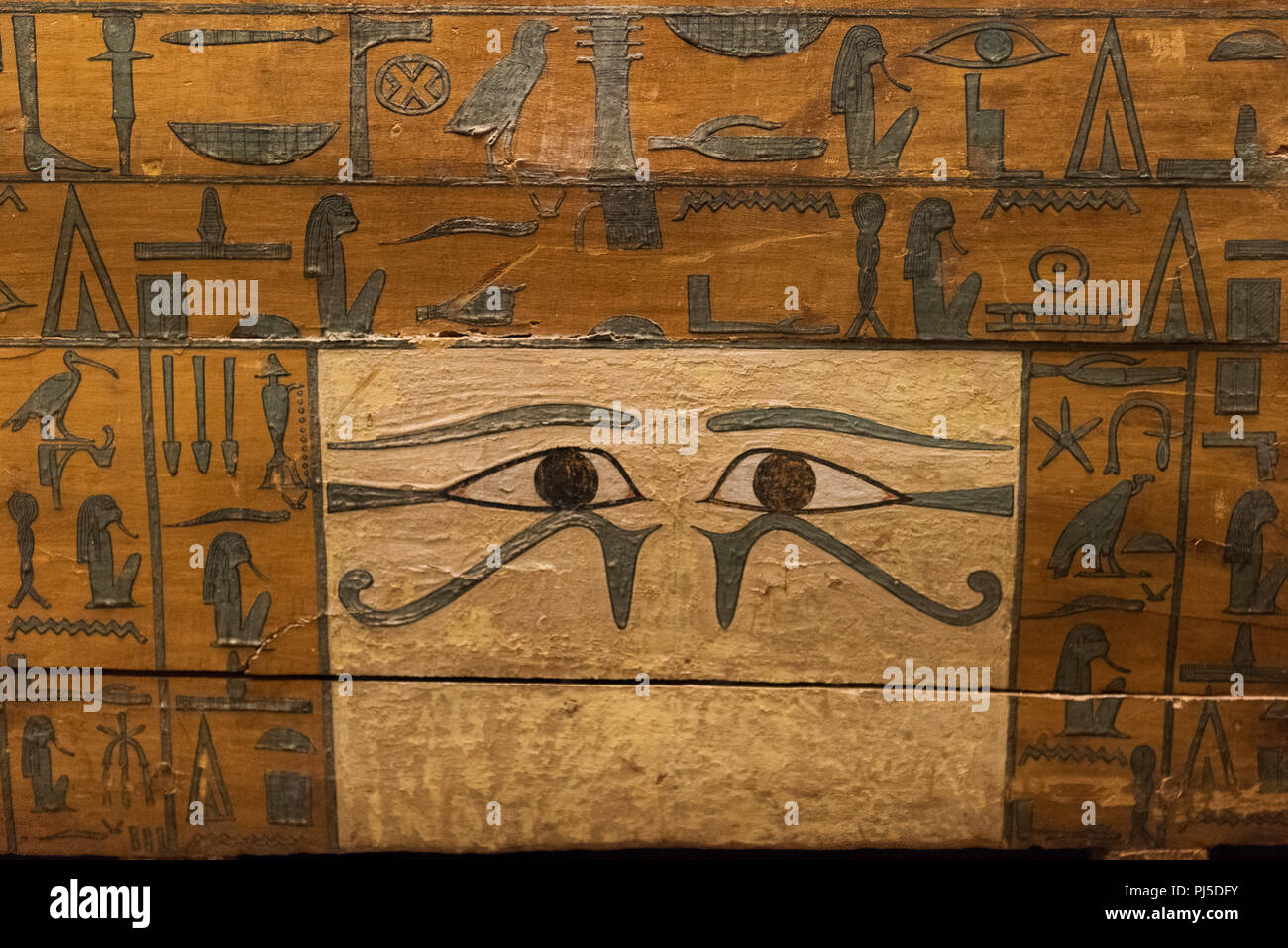 Antike Ägyptische Hieroglyphen, zeichnet und Zeichen Stockfoto