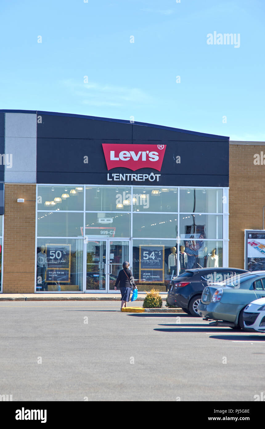 MONTREAL, KANADA - 28. August 2018: Levi's Boutique in Montreal. Levi Strauss Co. ist eine privat gehaltene amerikanische Kleidung Firma weltweit bekannt für it Stockfoto