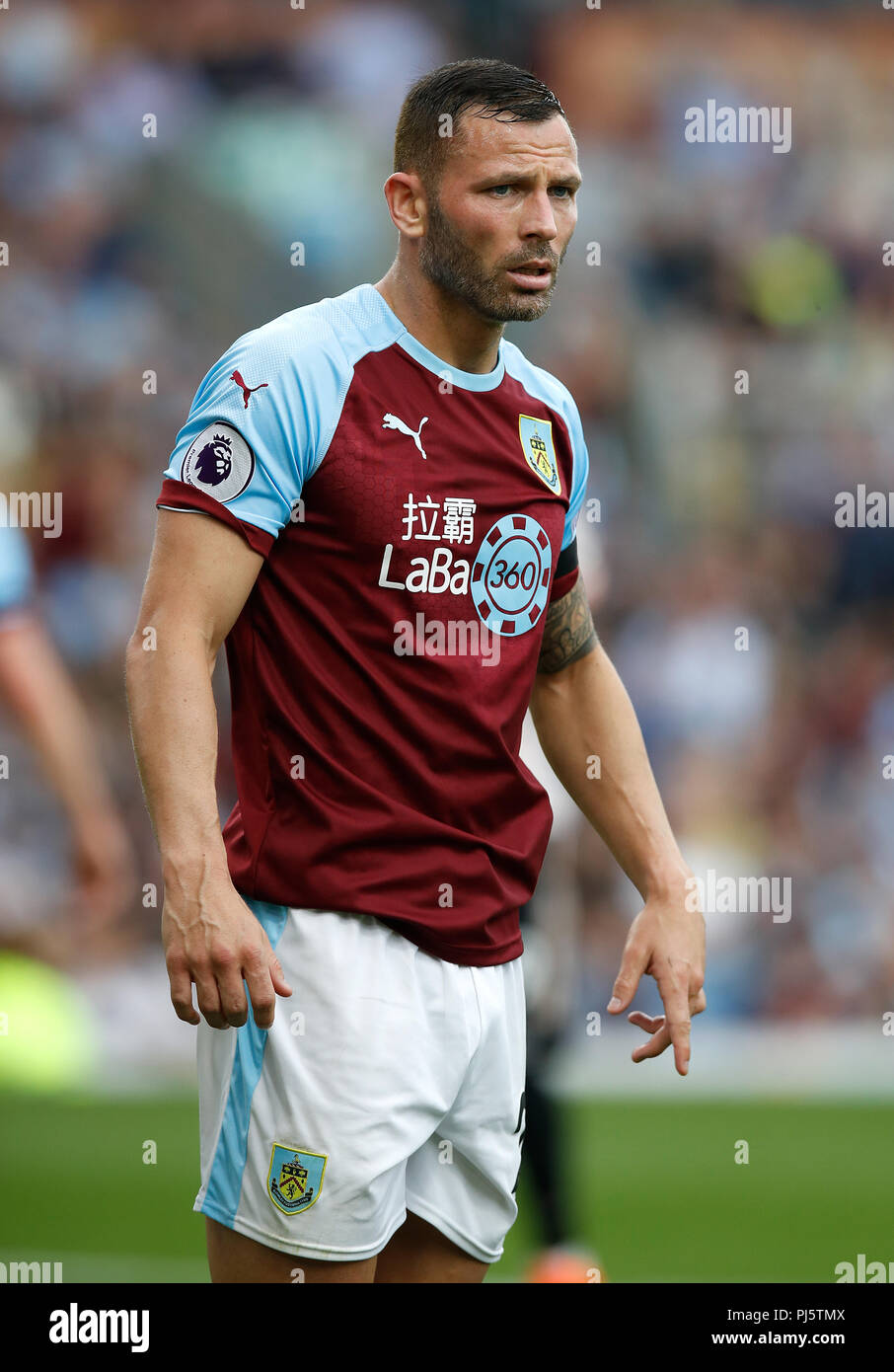 Burnley ist Phillip Bardsley während der Premier League Spiel im Turf Moor, Burnley. Stockfoto