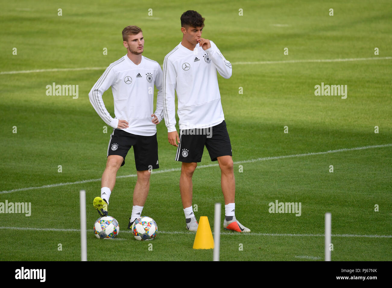 München, Deutschland. 04 Sep, 2018. v. li: Timo WERNER, Kai HAVERTZ, Fußball, Training der Deutschen Nationalmannschaft am 04.09.2018 in München/FC Bayern Campus, Sven Simon Foto Agentur GmbH & Co.KG # Drücken Sie die Taste Foto Prinzess-Luise-Str. 41#45479 M uelheim/Ruhr # Tel. # 0208/9413250 Fax. # 0208/9413260 # GLS Bank BLZ 430 609 67 # Kto. 4030 025 100 # IBAN DE 75 4306 0967 4030 0251 00# BIC GENODEM1GLS#www.svensimon.net. | Verwendung der weltweiten Kredit: dpa/Alamy leben Nachrichten Stockfoto