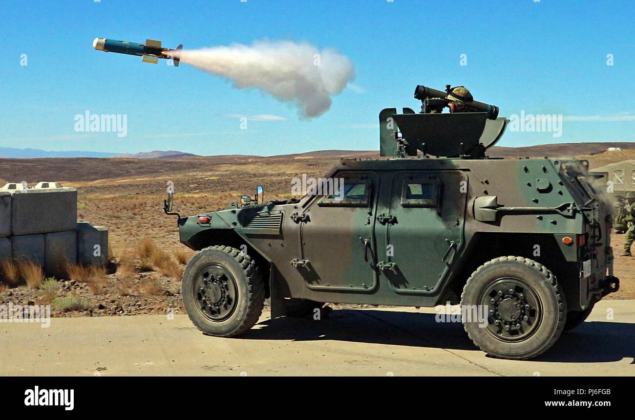 Yakima Training Center, Washington, USA. 4. Sep 2018. Ein Soldat aus dem 1 Infanterie Regiment, japanischen Boden Self Defense Force, startet seine Rakete auf einen Tank silhouette Ziel während der Übung steigenden Donner 18 am Yakima Training Center, WA, Sept. 2. Diese Übung stärkt die Bedeutung der Bereitschaft in Combat Training sowohl für die USA als auch für den japanischen Truppen. (U.S. Armee Foto: Staff Sgt. Frances Ariele Tejada) www.dvidshub.net US-Verteidigungsministerium über globallookpress.com Bild: US-Verteidigungsministerium/russischen Look/ZUMA Draht/Alamy leben Nachrichten Stockfoto