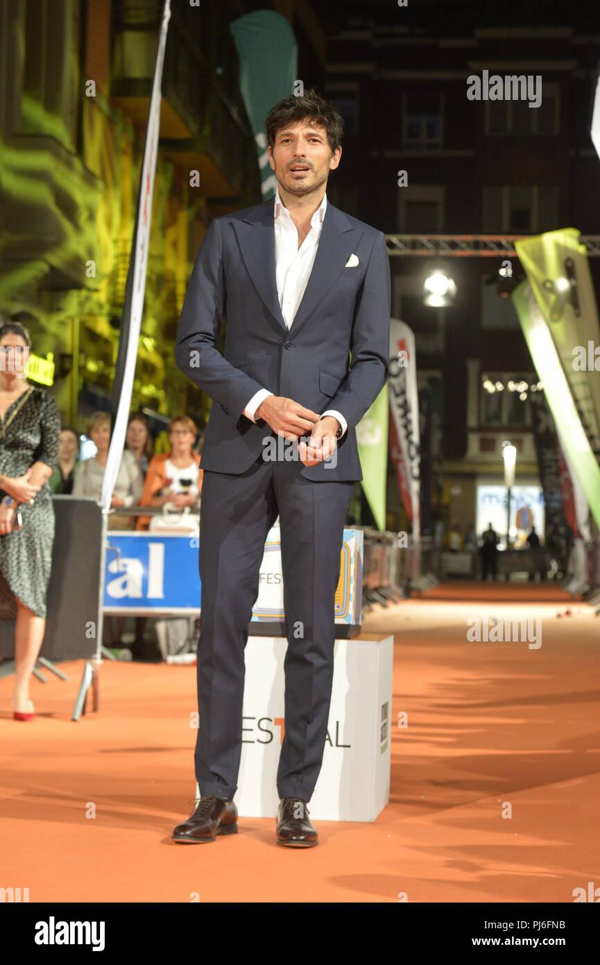 El Schauspieler Andres Velencoso Durante la Alfombra Roja de la Serie "Velvet Coleccion'en la 10º edición FesTVal 2018, Festival de Televisión de Vitoria. 04/09/2018 "Roter Teppich" der Reihe "Velvet Coleccion" in der 10. Ausgabe FesTVal 2018, Vitoria Television Festival. 09/04/2018 Stockfoto