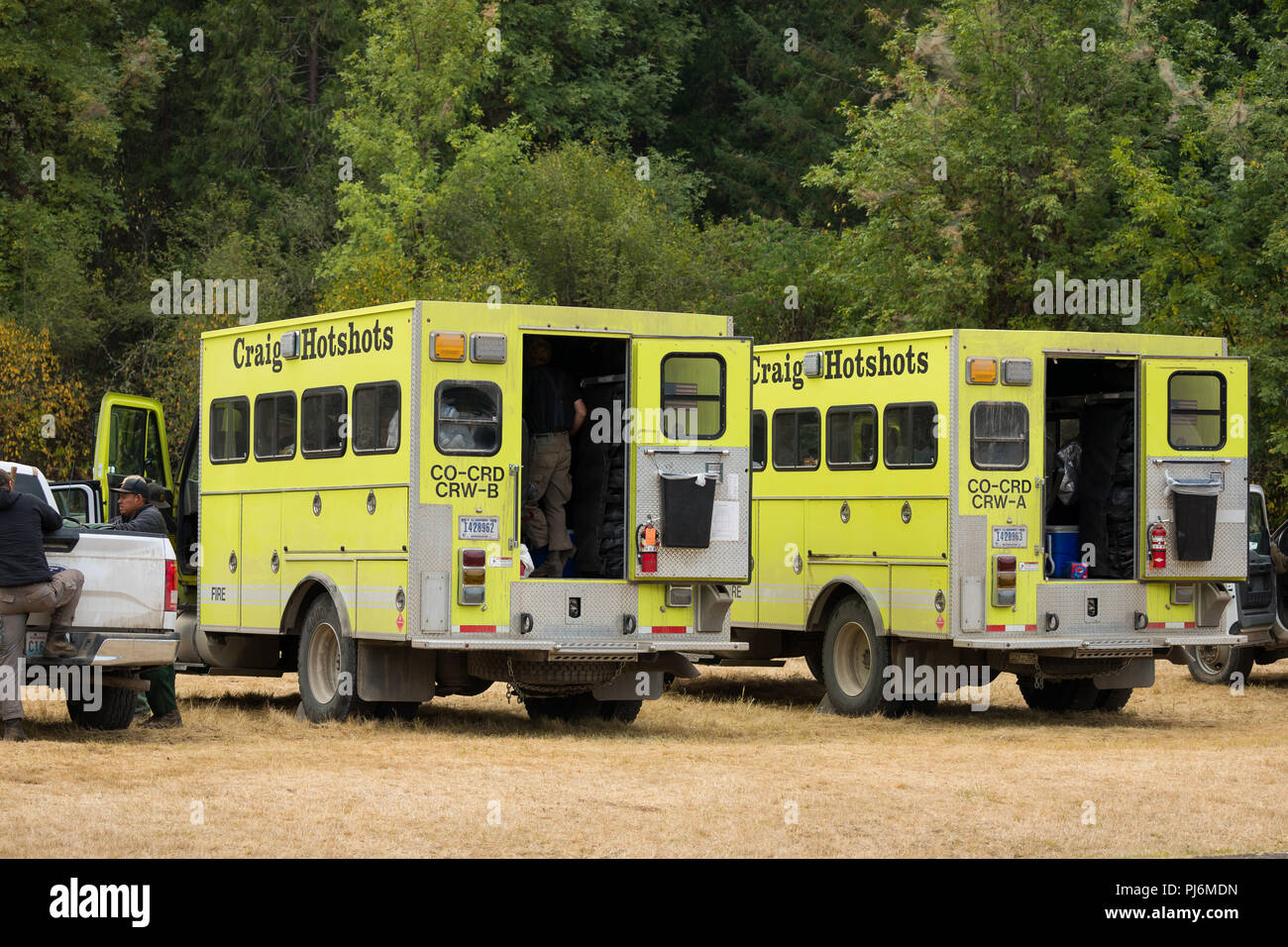 Terwilliger Feuer Lager ODER, USA - 30. August 2018: Craig Hotshots Löschfahrzeuge bereiten die Flamme der Terwilliger Feuer in der Willamette Nat zu Schlacht Stockfoto