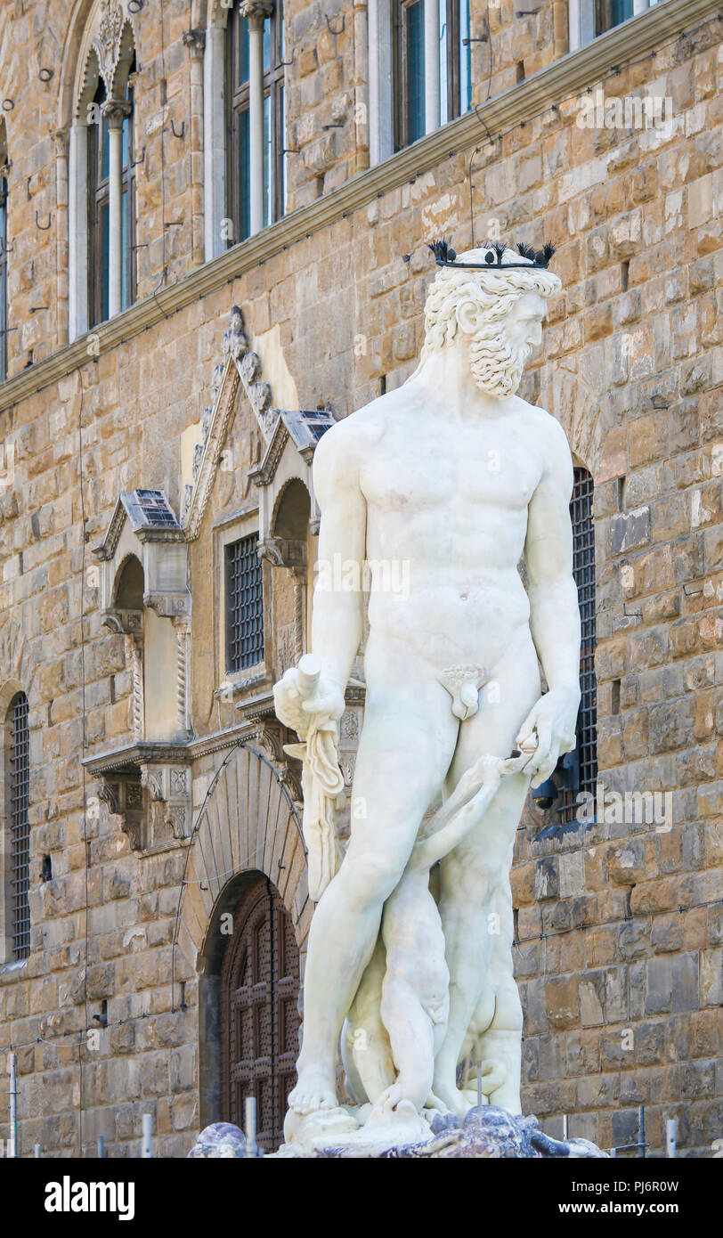 Der Neptunbrunnen (Fontana del Nettuno) ist ein Brunnen in Florenz, Italien, befindet sich an der Piazza della Signoria. Stockfoto