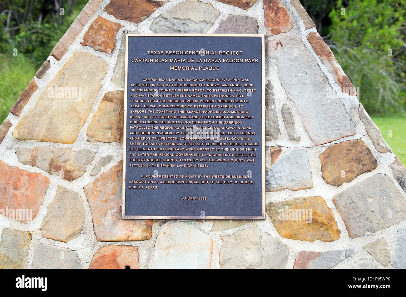 Gedenktafel in lokalen Park beschreibt frühe Besiedlung des Nueces County, Texas, USA von den Spanischen. Stockfoto