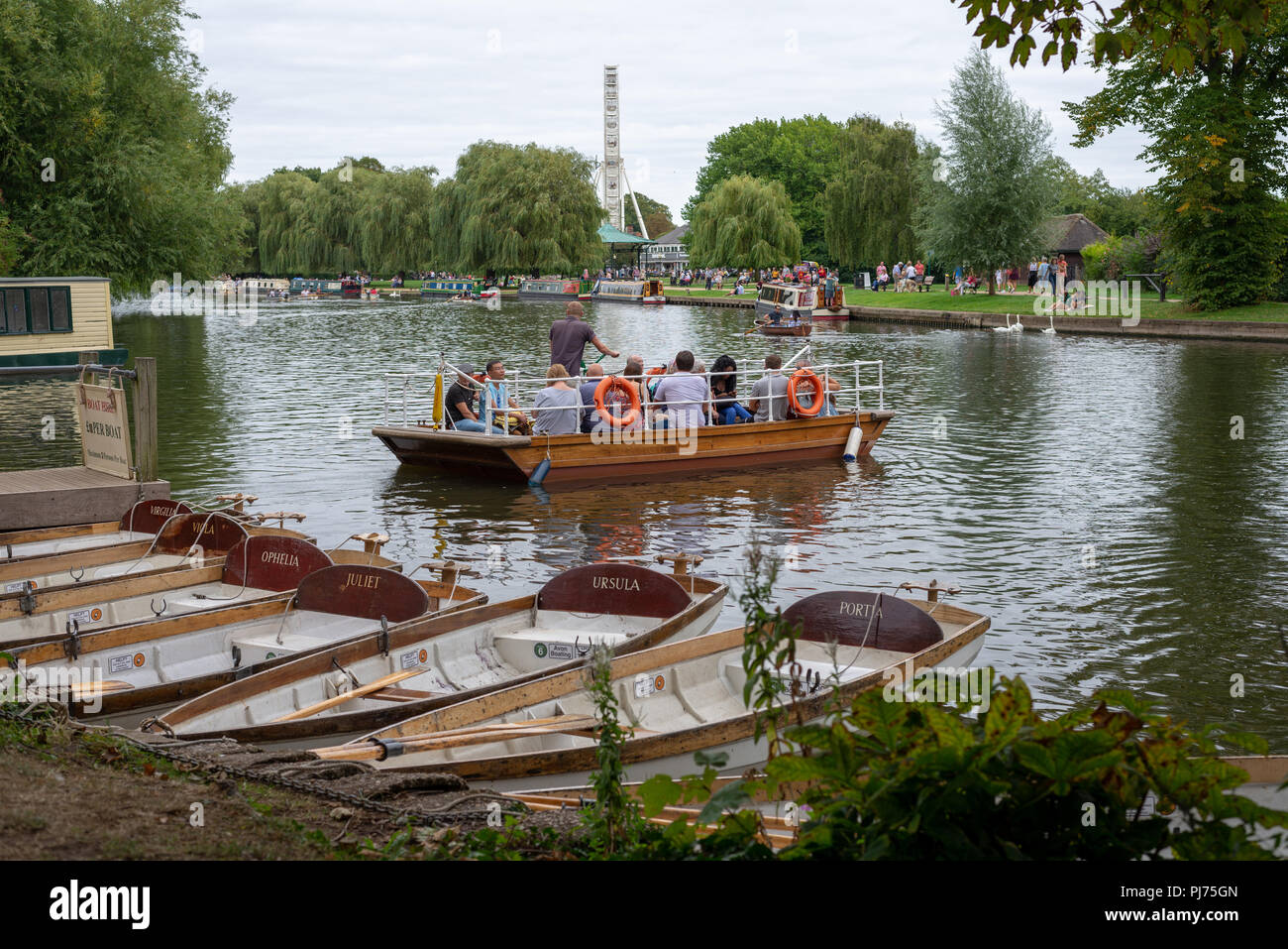 Die Kette, mit der Fähre den Fluss Avon, Stratford-upon-Avon, Warwickshire Stockfoto