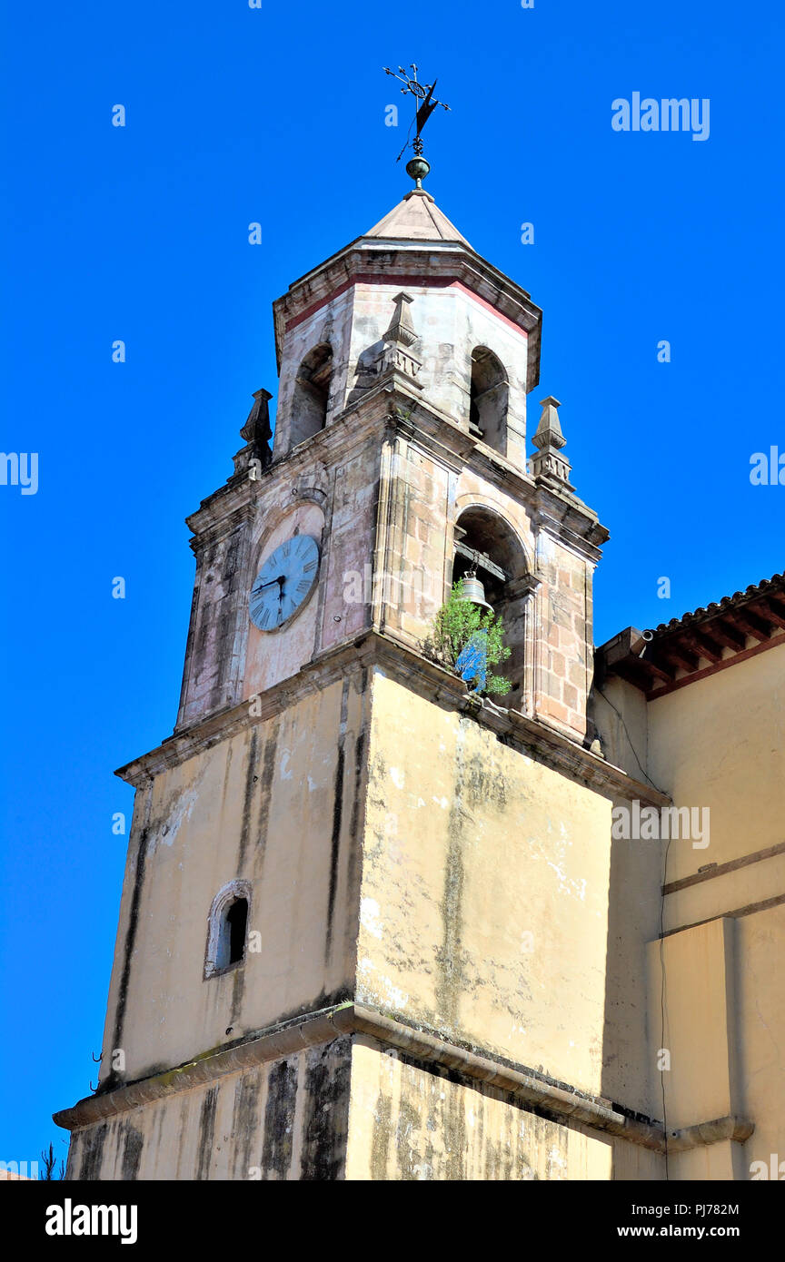 Mexikanische Kirchturm der Kirche in Patzcuaro, Michoacan Stockfoto