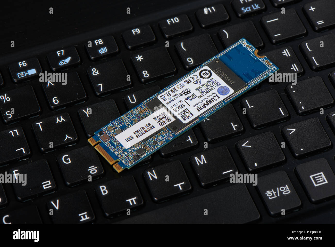 Gimpo-si, Korea - Juli 10, 2018: M.2 Typ Solid State Drive, SSD, Speicher, integrierter Schaltkreis Baugruppen verwendet als Speicher dat zu speichern Stockfoto