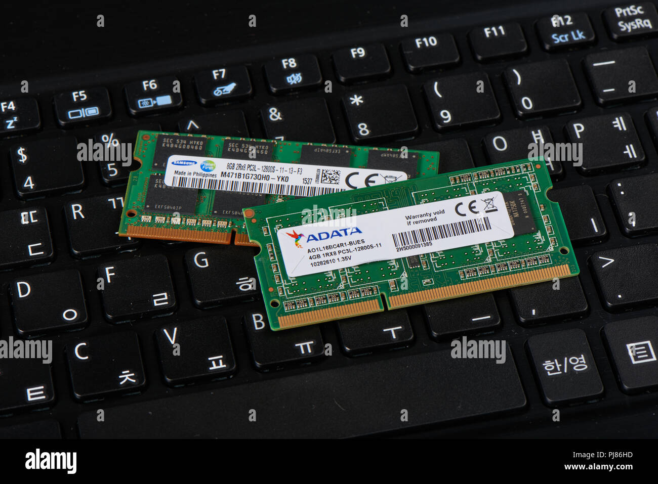 Gimpo-si, Korea - Juli 10, 2018: DDR3L-RAM auf einem koreanischen Tastatur. DDR3L bedeutet niedrige Spannung Double Data Rate 3 SDRAM-Typ. Es ist in der verwendeten Geräte, Stockfoto