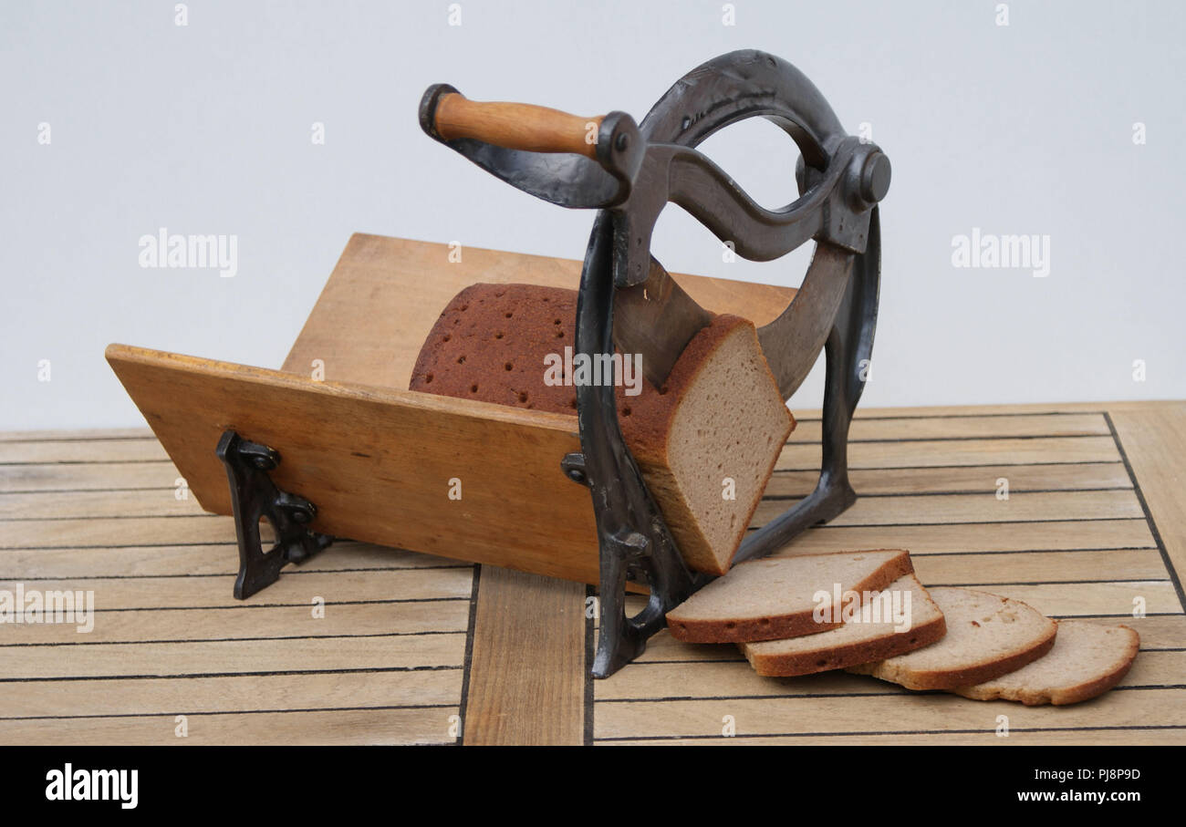 Hand Brotschneidemaschine Stockfotos und -bilder Kaufen - Alamy