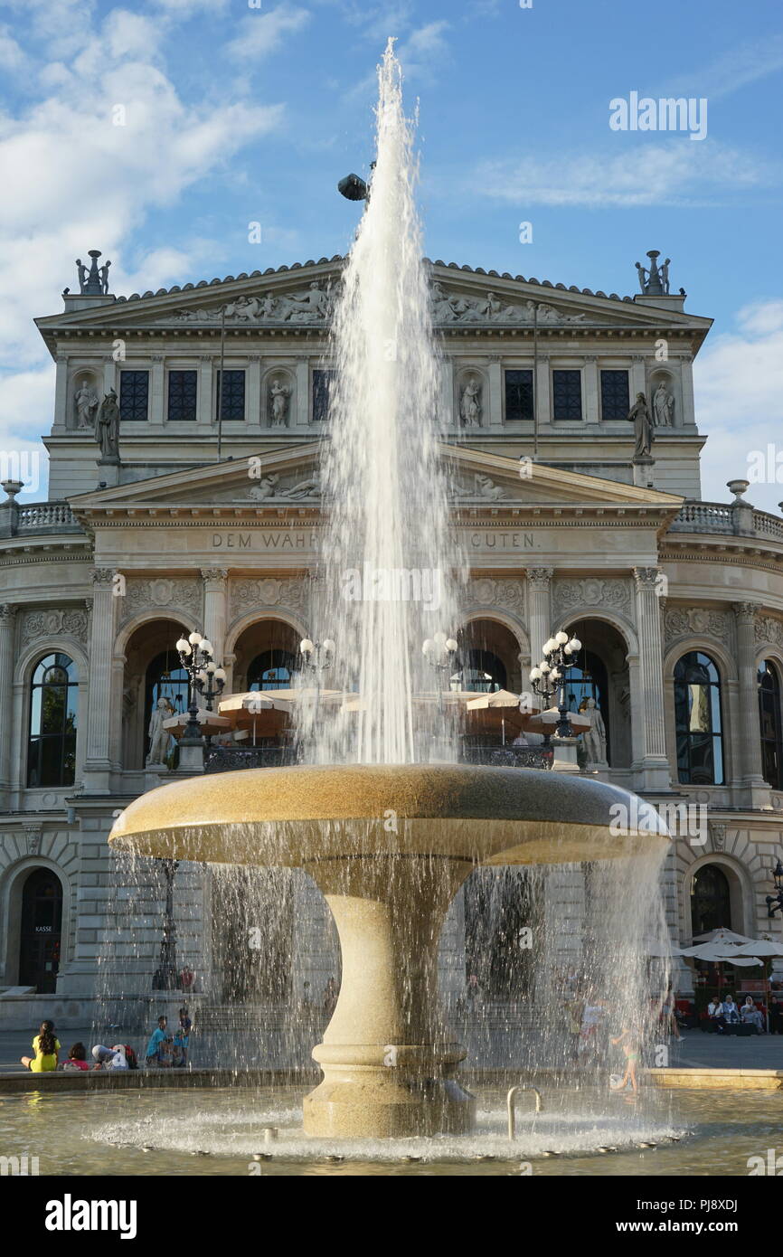 Lucae-Brunnen, Alte Oper, Frankfurt, Deutschland, Hessen, Europa Stockfoto