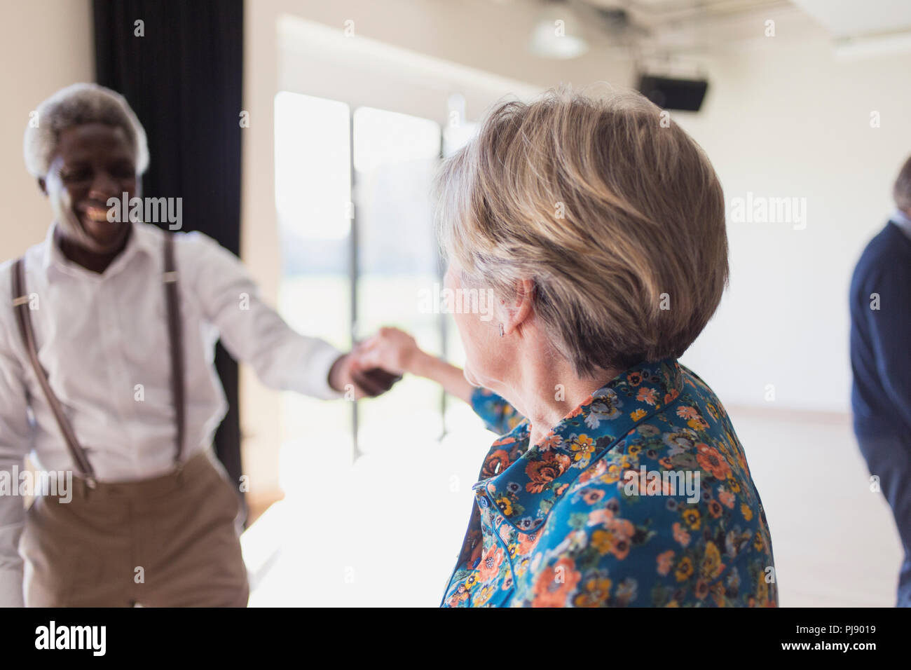 Active Senior Paar tanzen im Tanz Klasse Stockfoto