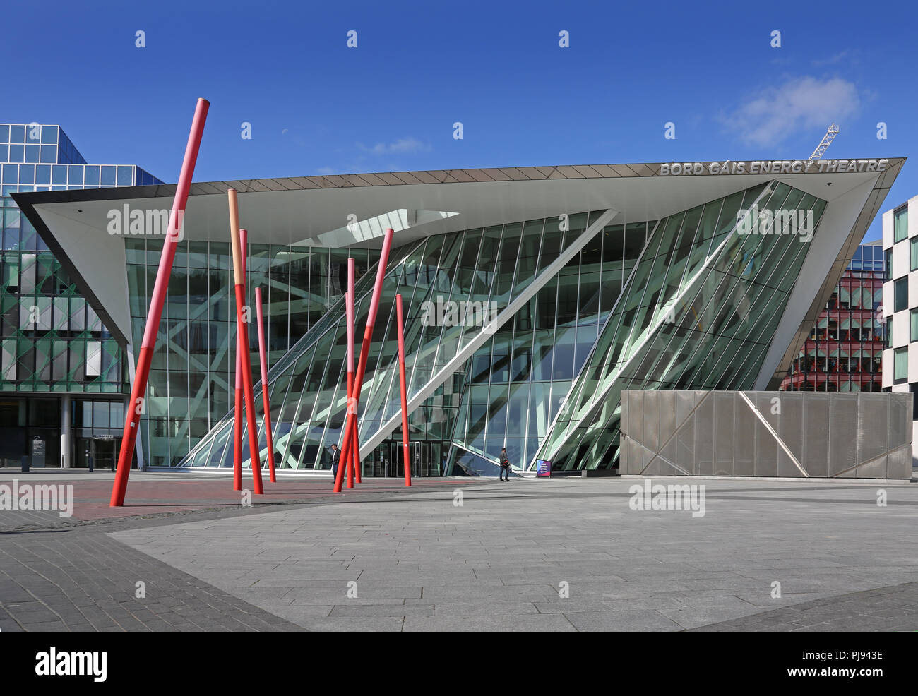 Frontansicht des Bord Gais Energy Theatre, Dublin, entworfen vom Architekten Daniel Libeskind. Stockfoto