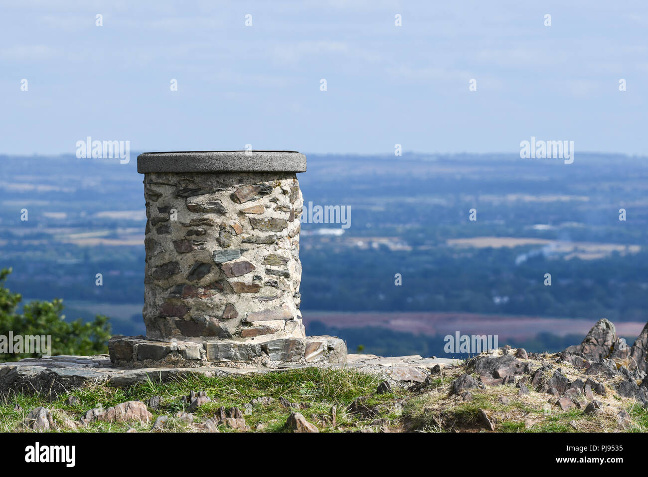 Sockel an der Spitze der Beacon Hill in Leicestershire Stockfoto