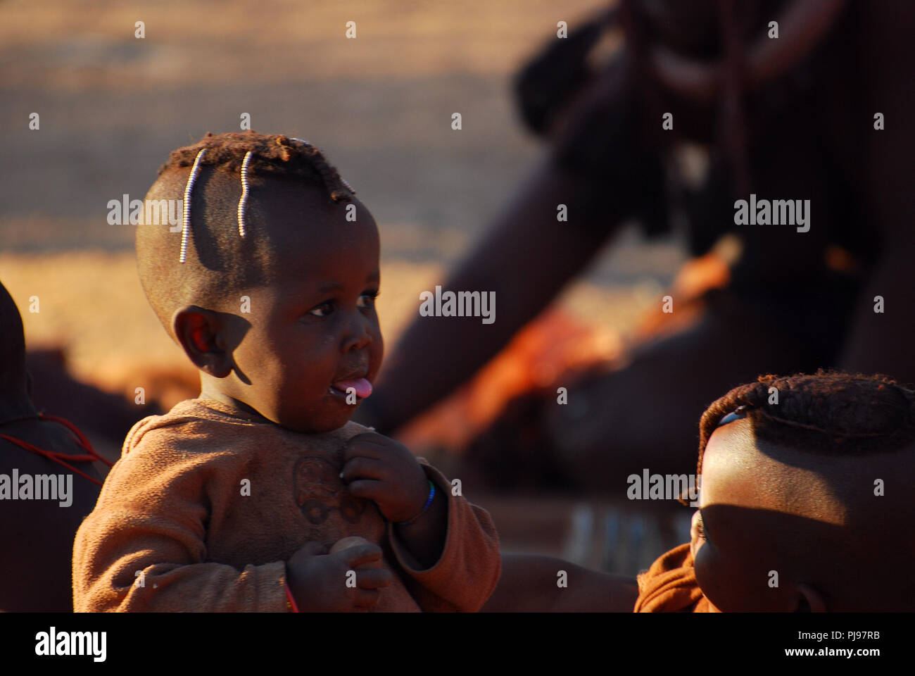 Authentische Himba Dorf in Namibia Stockfoto