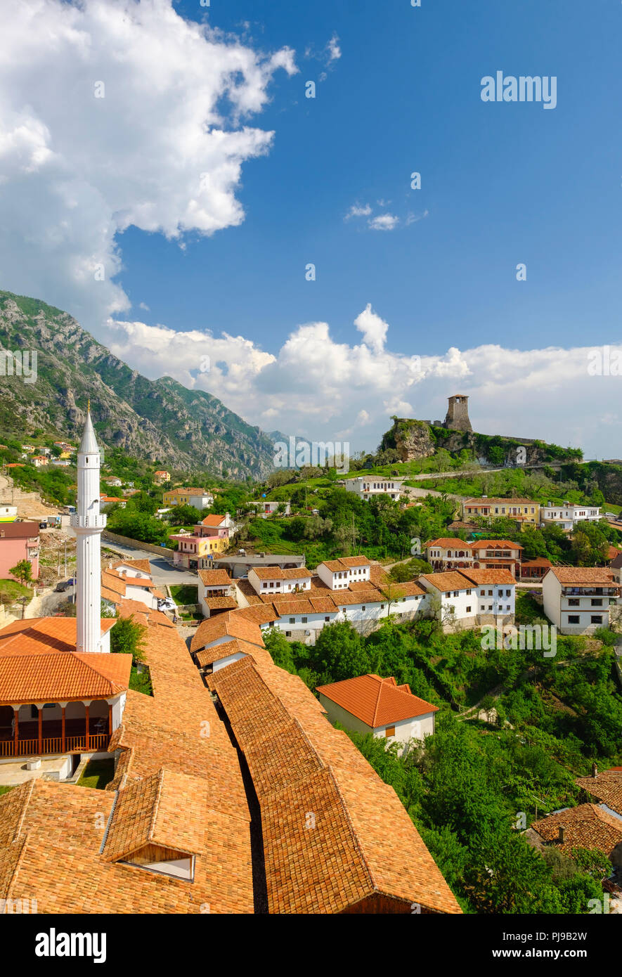 Basar Street, Basar Moschee (Xhamia e Pazarit) und Festung Kruja Krujë, Durrës Qar, Durres, Albanien Stockfoto