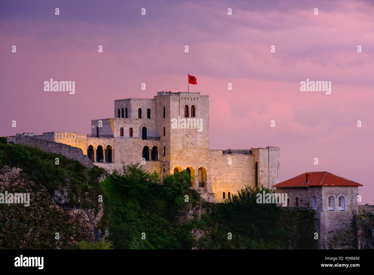 Skanderbeg Museum, Dämmerung, Kruja, Krujë, Durrës, Durres, Albanien Stockfoto